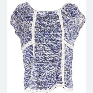 Gorgeous short sleeve blouse Charming Charlie Small blue and white pattern